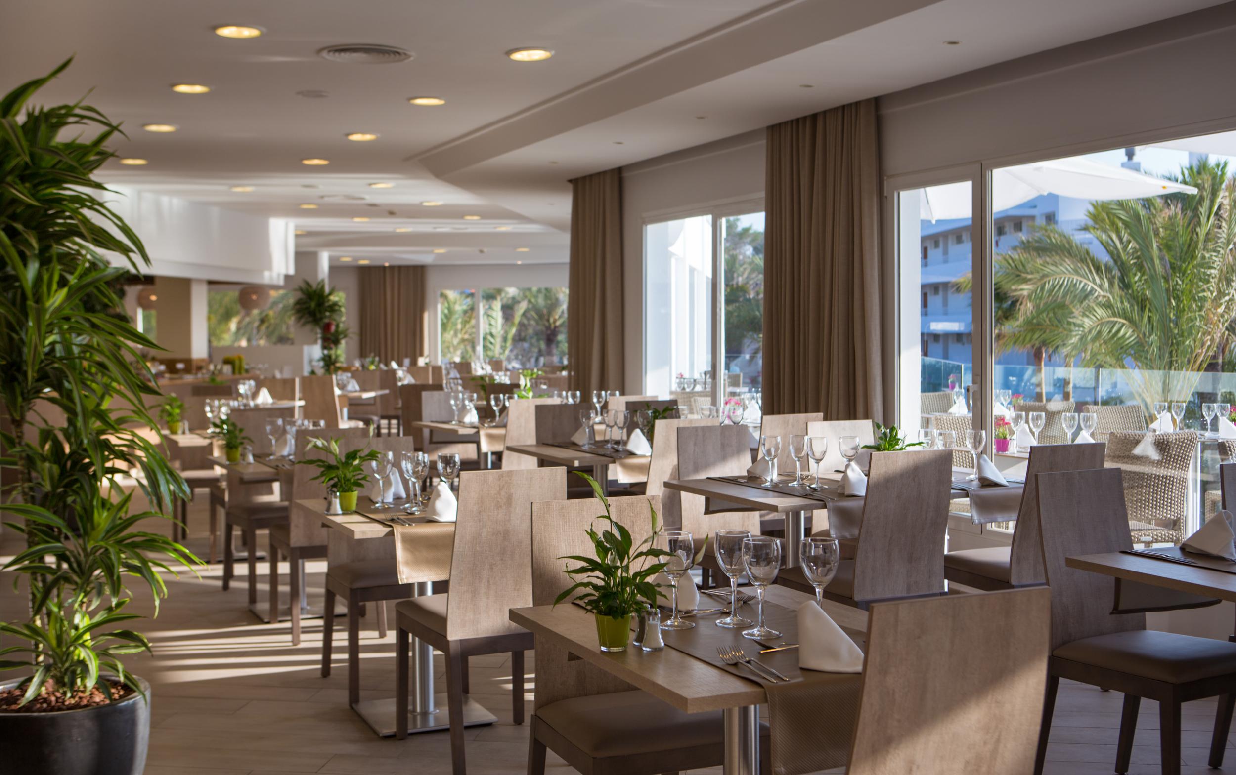Insotel Tarida Beach Resort & Spa Cala Tarida  Esterno foto