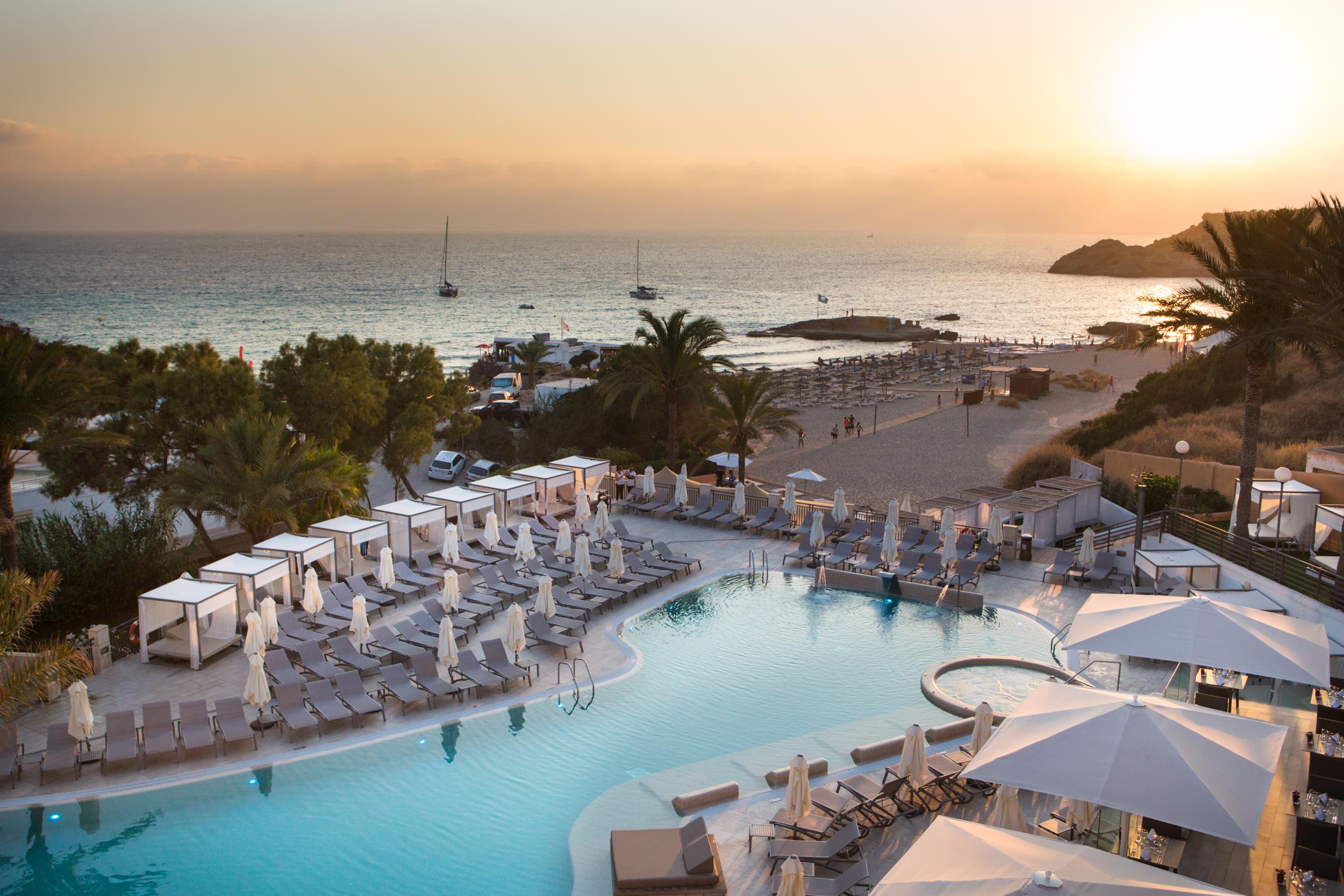 Insotel Tarida Beach Resort & Spa Cala Tarida  Esterno foto
