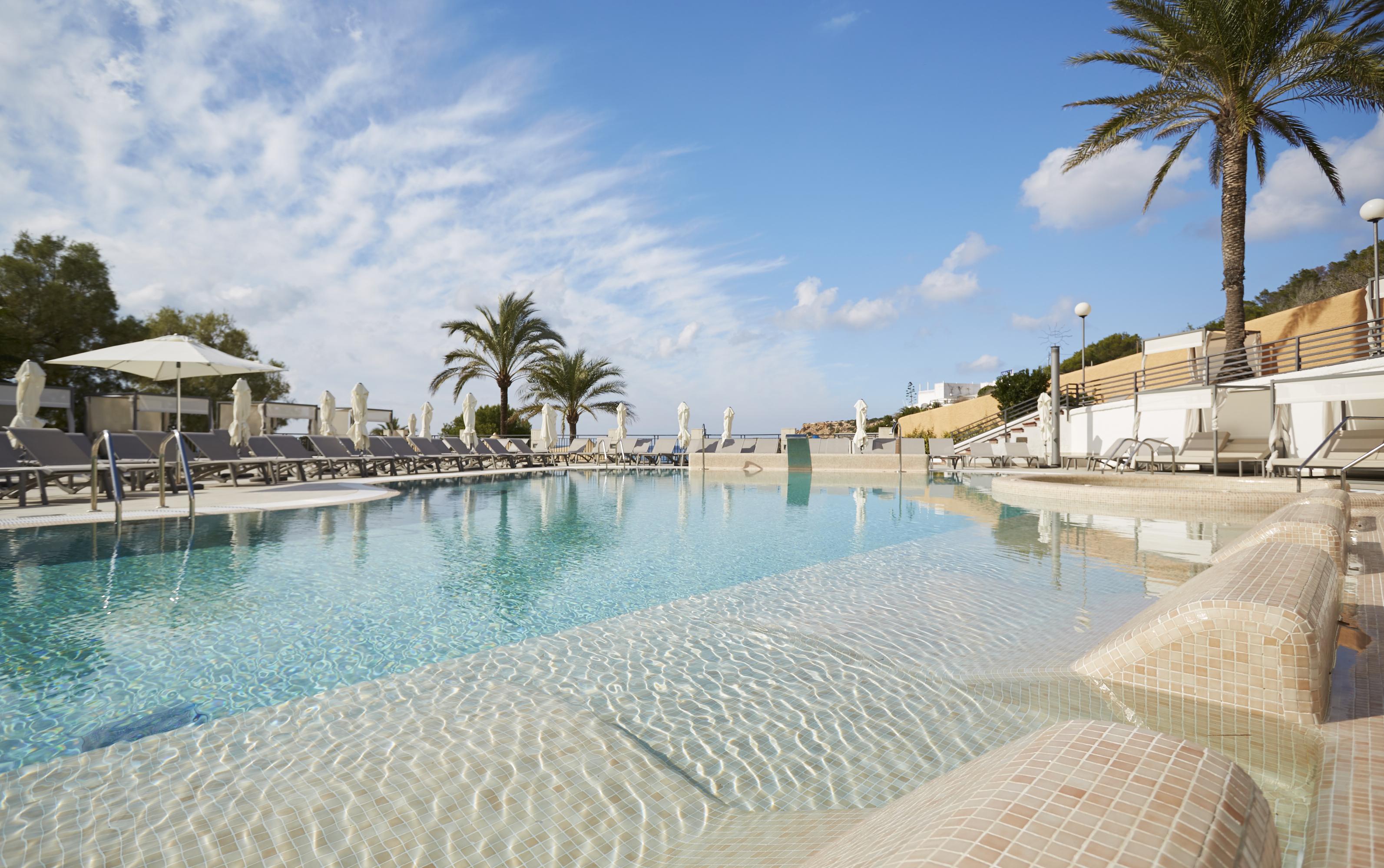Insotel Tarida Beach Resort & Spa Cala Tarida  Esterno foto